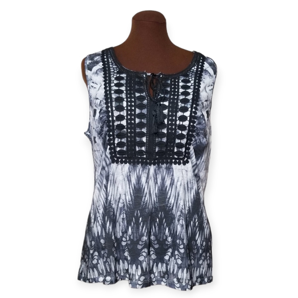 One World Black and Grey Printed Lace Applique Sleeveless Top Woman Size 1X